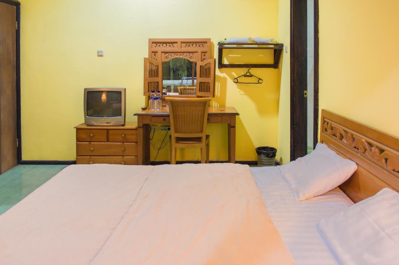 Foresta Inn Family Resort Prigen Esterno foto